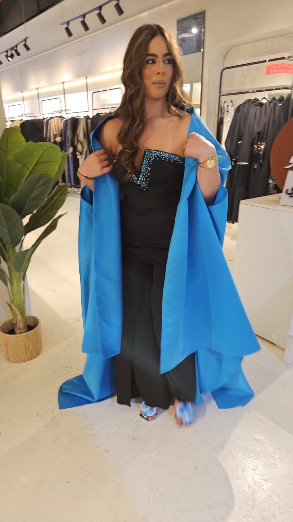 ⁦Blue jumpsuit⁩ - الصورة ⁦3⁩